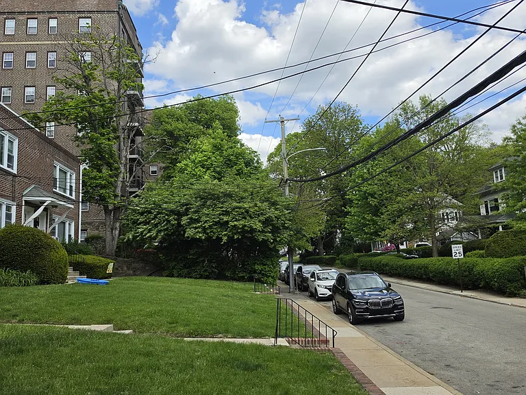 135 Greenwood Ave #B — Photo 15