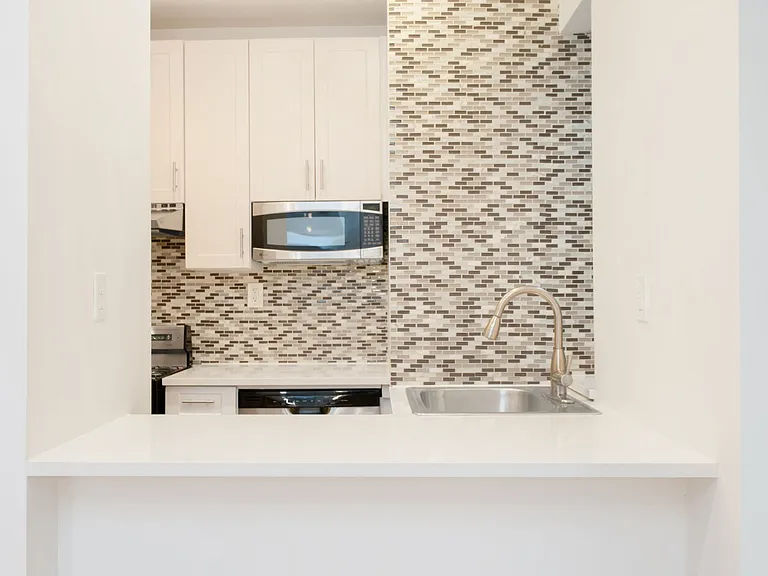 3157 Broadway #16 — Photo 6