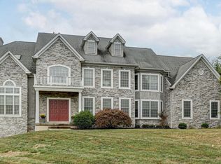 2095 Deep Meadow Ln, Lansdale, PA 19446