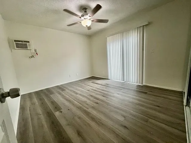 685 E Vista Chino #G2 — Photo 17