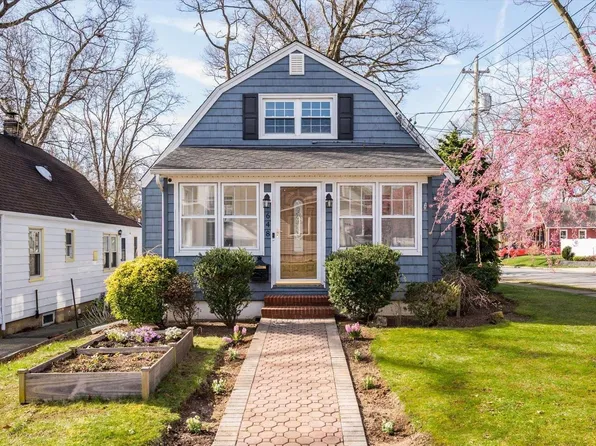 648 Wadleigh Avenue, West Hempstead, NY 11552