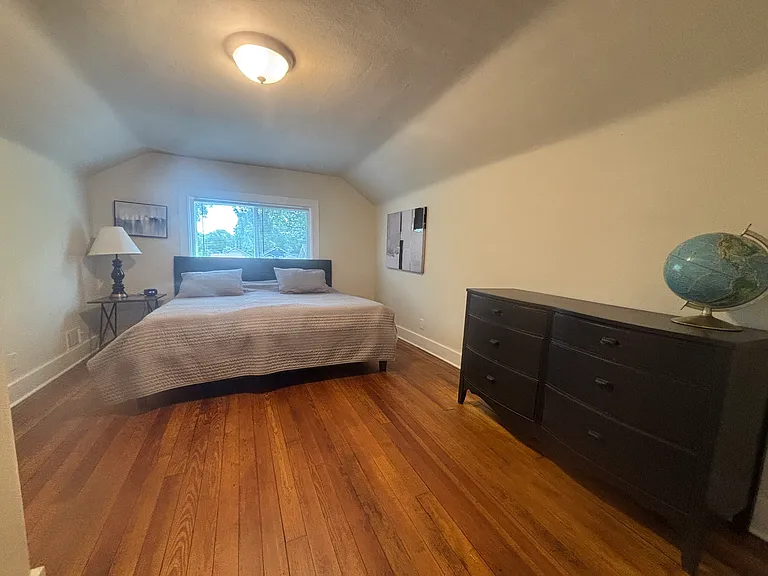 1321 N Brookfield St — Photo 15