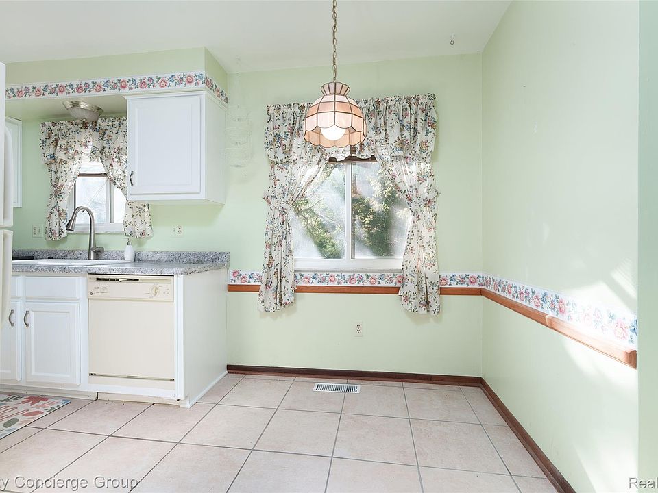305 Brighton Lake Rd, photo 10