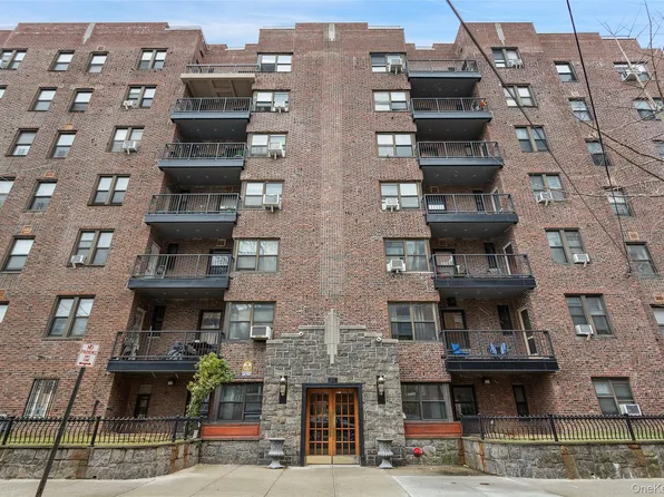 30 Clinton Place #LB, New Rochelle, NY 10801