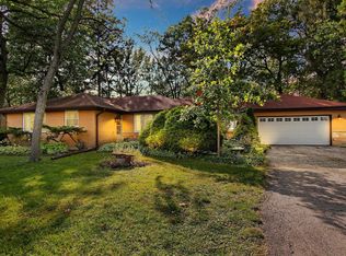 1416 Northwoods Rd, Deerfield, IL 60015