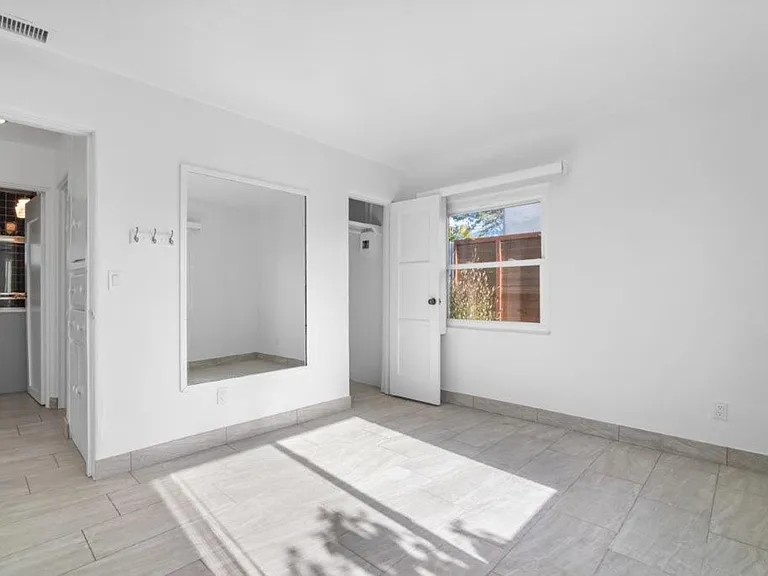 608 N Rios Ave — Photo 73