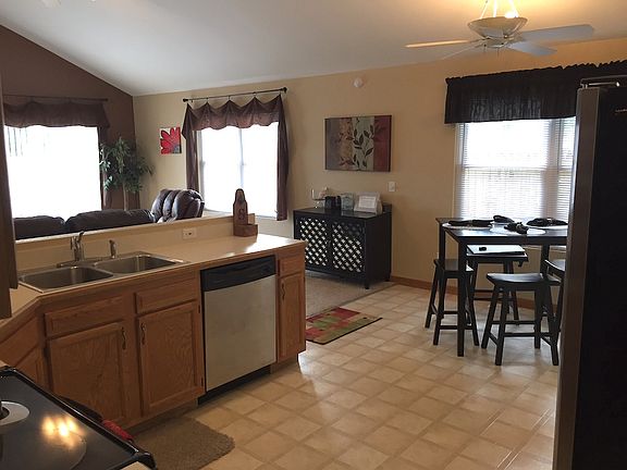 Kitchen & Dinette