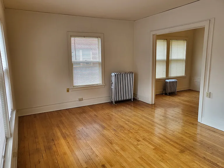902 Grand Ave — Photo 14