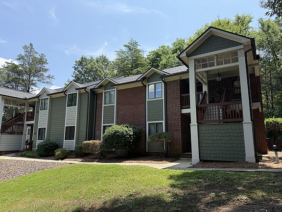 2nd image of 3263 Carlyle Dr NW
