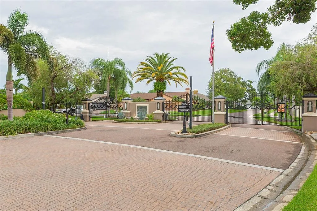 3 bed, 2.5 bath, 2667 sqft, $4,000 — Photo 3