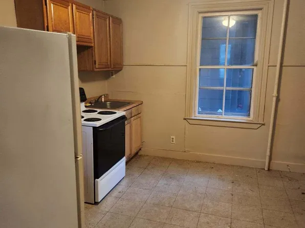 50-52 Rowe Ct, Laconia, NH 03246