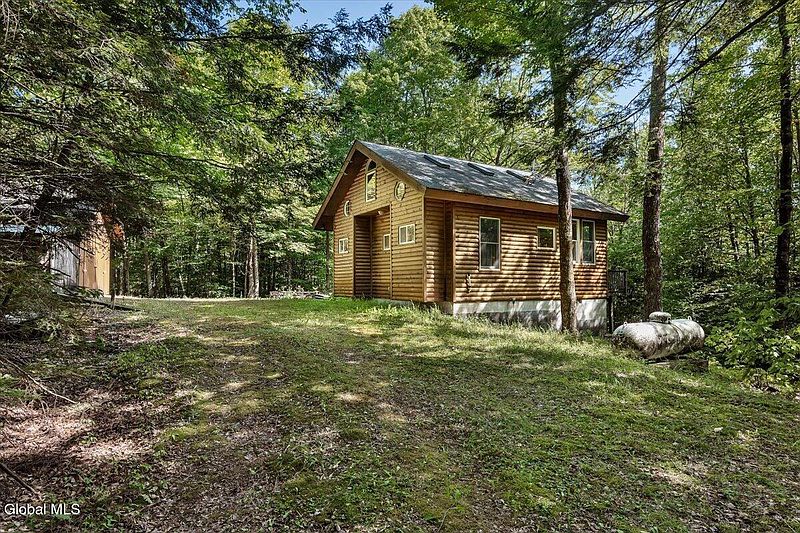 3rd image of 1120 Pike Brook Road