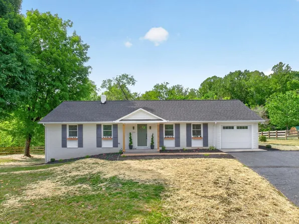 103 Bollingbrook Dr, Charlottesville, VA 22911