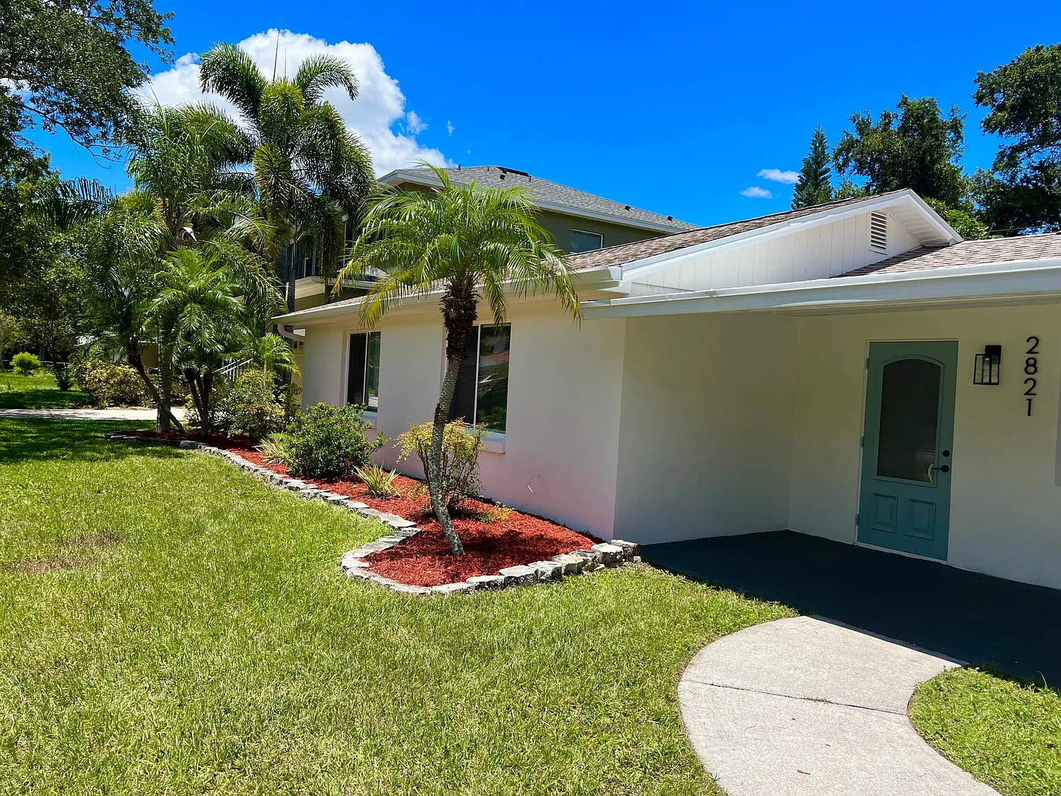 3 bed, 1332 sqft, $3,100 — Photo 2