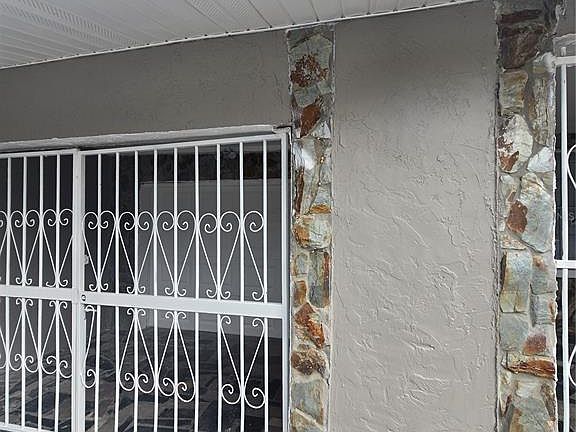 2nd image of 3905 E OSBORNE AVENUE