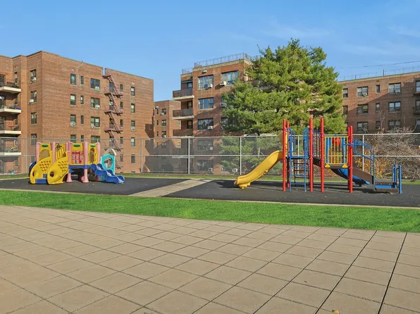 3616 Henry Hudson Parkway image 13 of 17