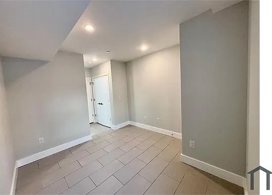 2114 N Franklin St #1A — Photo 8