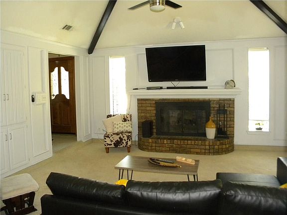 2nd image of 1100 Sandy Creek Dr