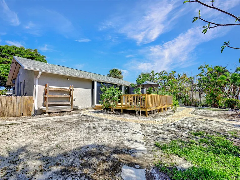 852 Rabbit Rd — Photo 35