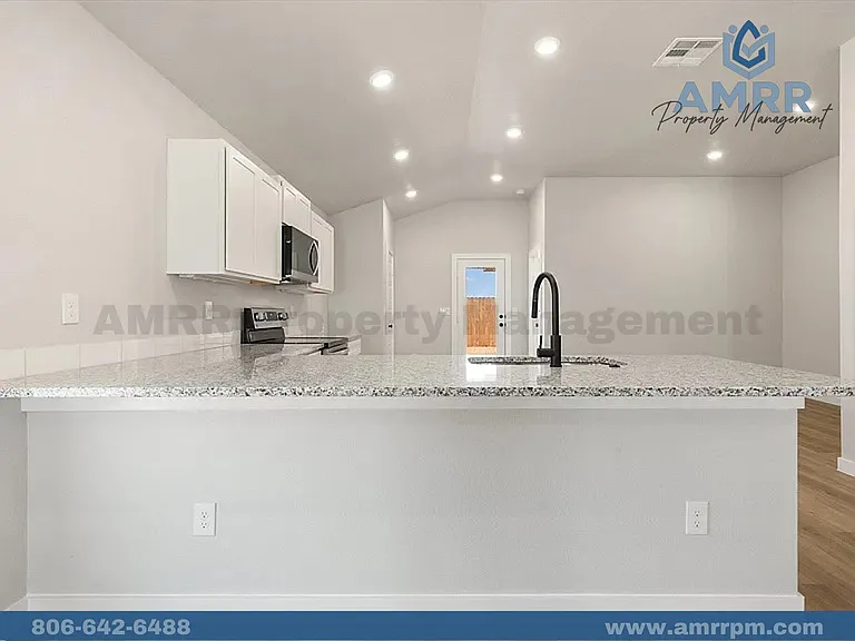 2304 Abbeville Ave — Photo 11