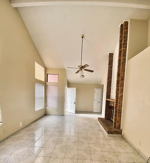 3 bed, 2.0 bath, 1277 sqft, $1,795 — Photo 3