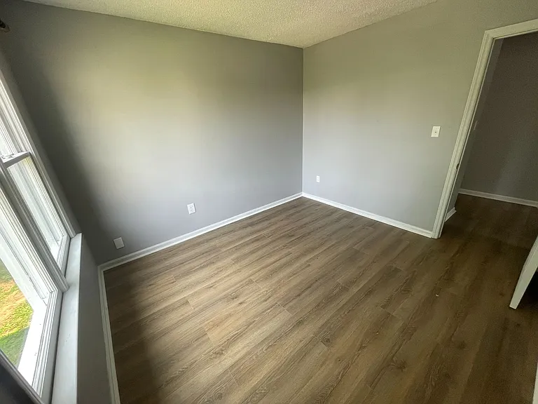 1307 Newfoundland Ct — Photo 26