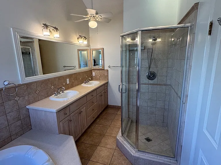 416 Aliso Ave — Photo 25