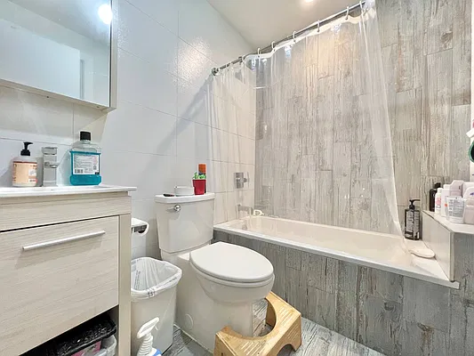Bathroom, photo 2