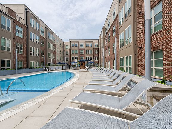 2nd image of 123 W Franklin St #5244401
