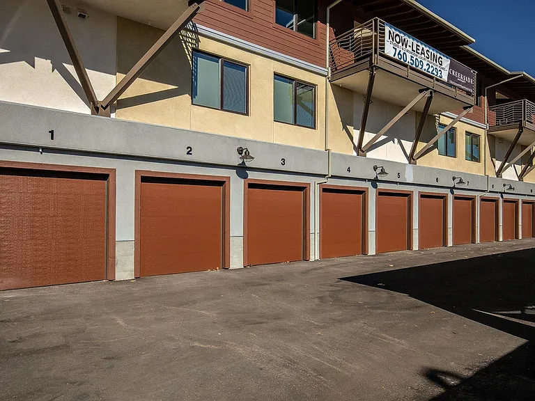 Creekside Apartments — Photo 17