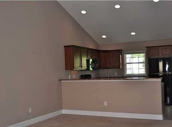 4th image of 1901 Short Leaf Ln