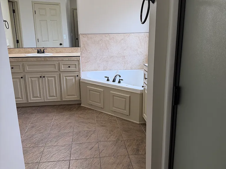 516 Brighton Trl — Photo 14