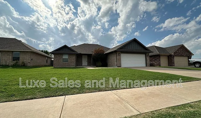 4716 River Mesa Dr — Photo 2
