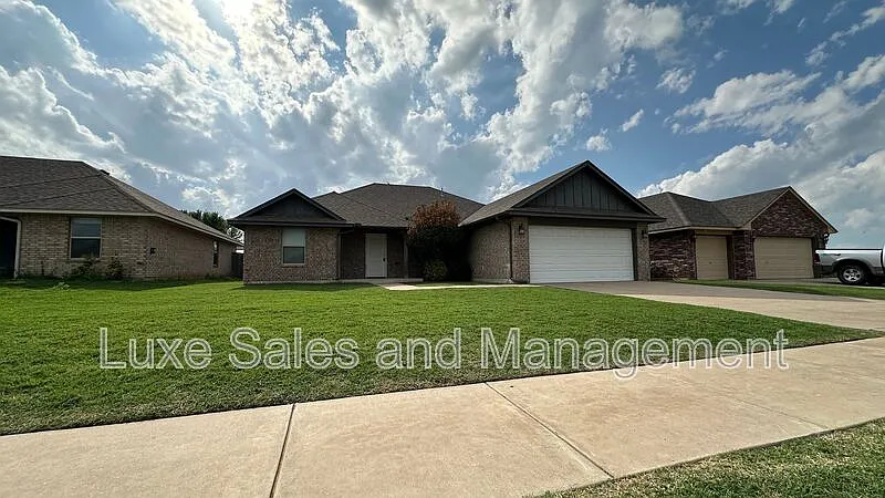 Building Photo - 4716 River Mesa Dr