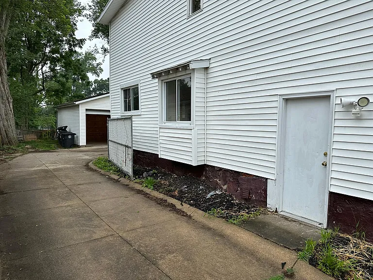 408 Wirth Ave — Photo 17