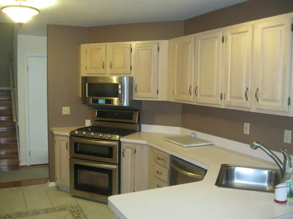 1 Cliffside Ct, Hardyston, NJ 07419