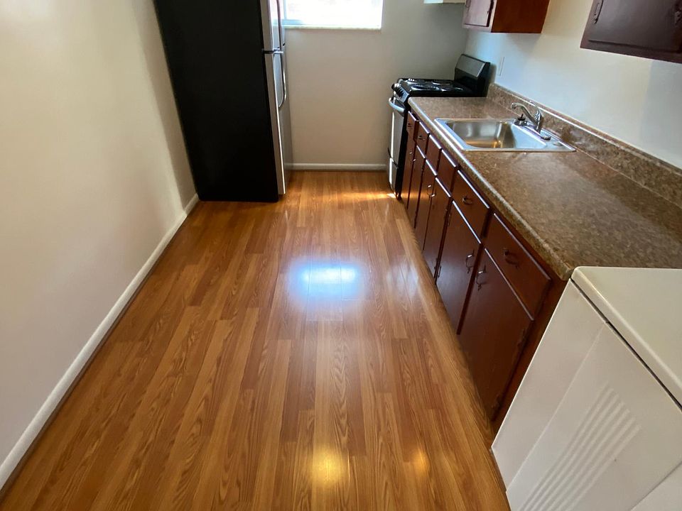 1st image of 3019 Park Ave #10