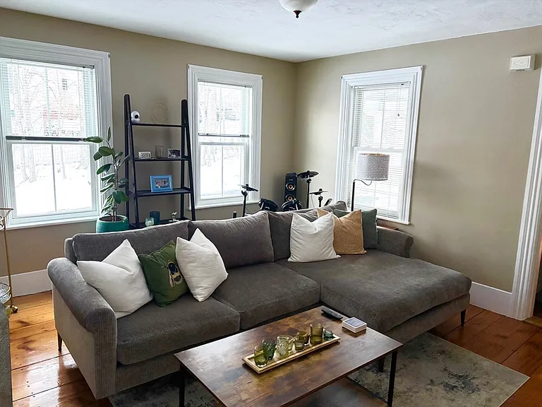 872 Main St #1 — Photo 8