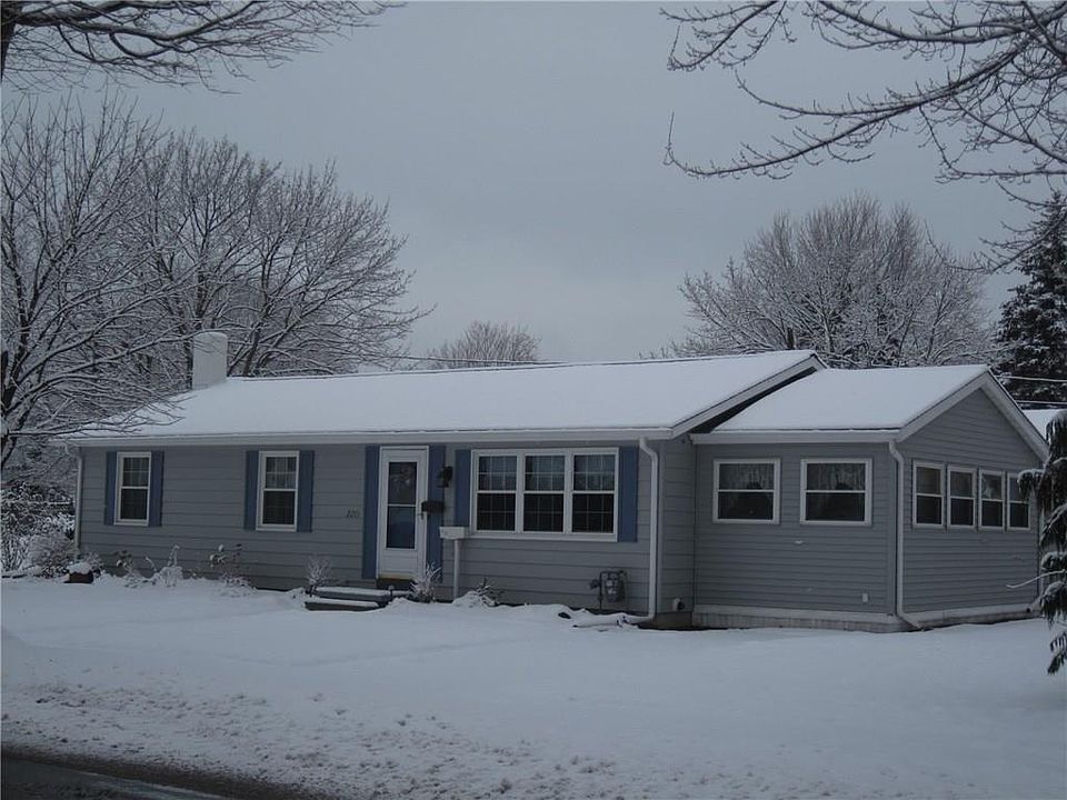 1st image of 2215 Maple Ave