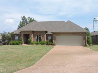 302 White Sand Rd, Florence, MS 39073