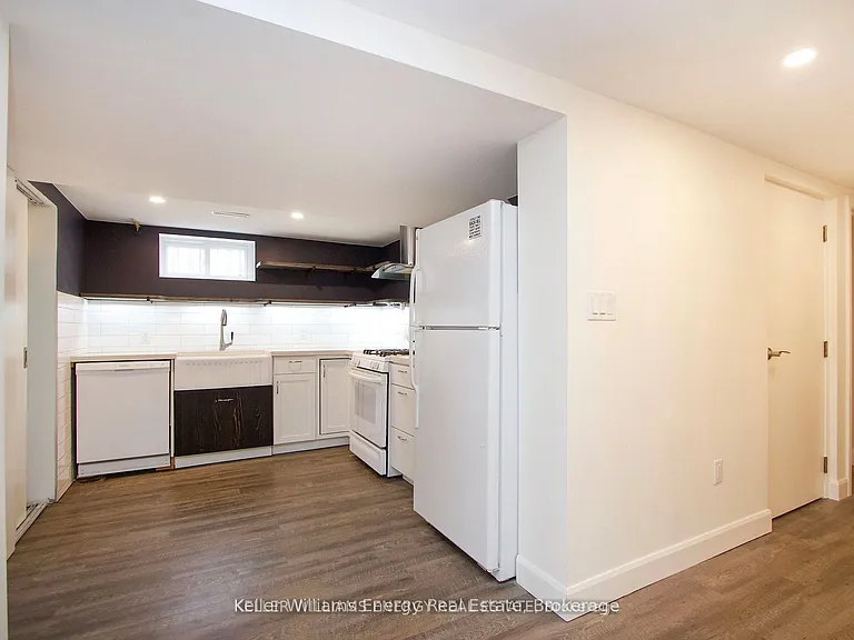 54 Chadburn St #BASEMENT — Photo 4