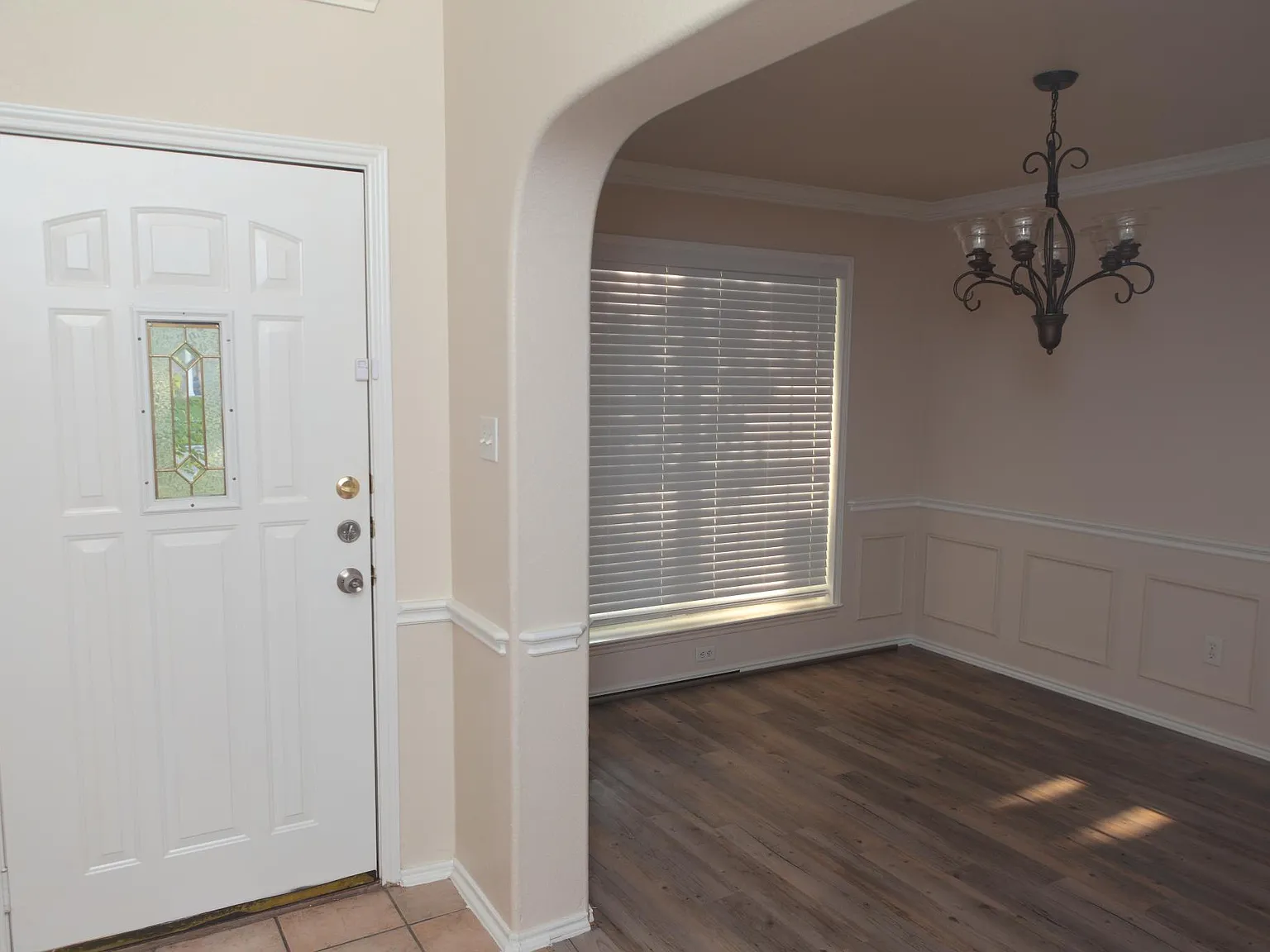 1600 Quarry Dr — Photo 2