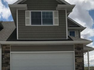 8743 Ridge Hollow Dr, Lincoln, NE 68526