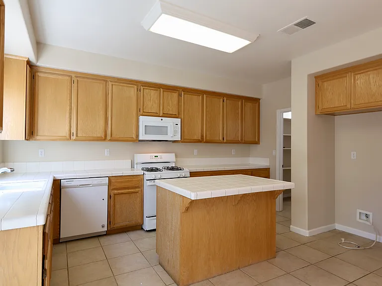 1908 Terracina Cir — Photo 5