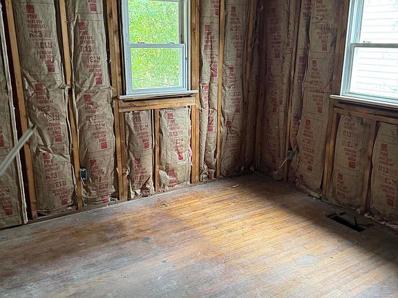 3rd image of 206 S Leslie Street