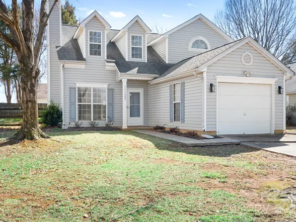 11132 White Stag Dr, Charlotte, NC 28269