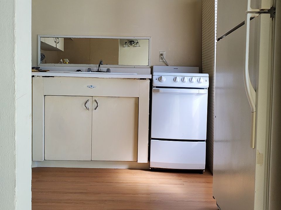 1st image of 184 El Carmelo Ave #184
