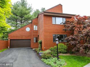 2105 S Bay Ln, Reston, VA 20191