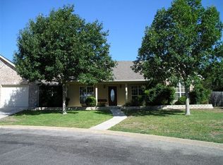 222 Oakview Dr, Kerrville, TX 78028