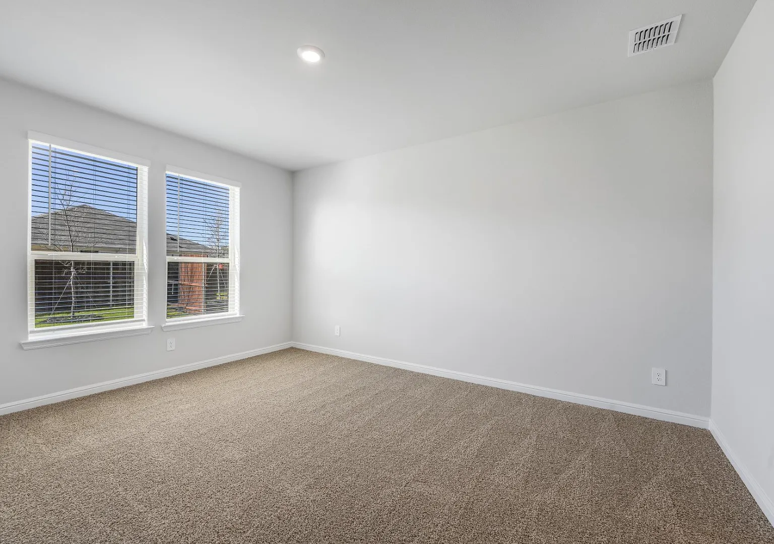 110 Daffodil Lane — Photo 2